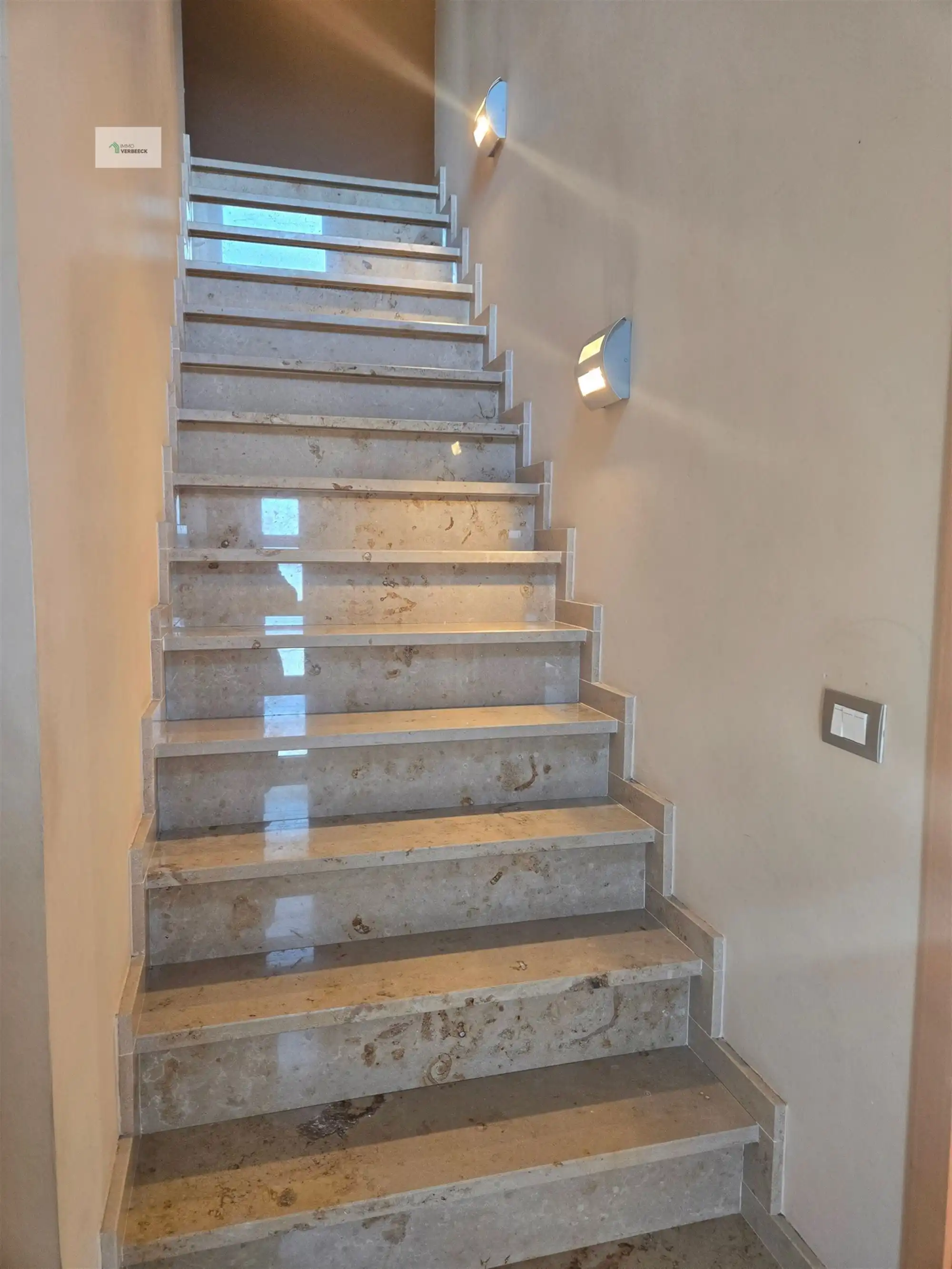 Ruime Woning met 3 Slaapkamers in Bale foto 37