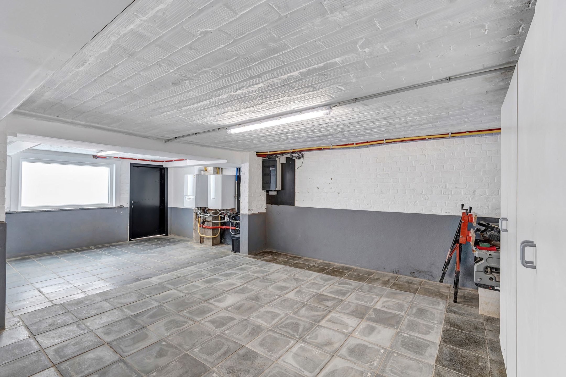 Gerenoveerde woning met 4 slaapkamers en 2 badkamers.  foto 19