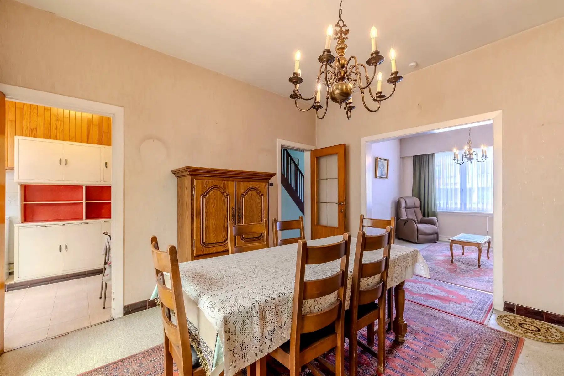 Te renoveren woning met 3 slaapkamers in Lier  foto 3