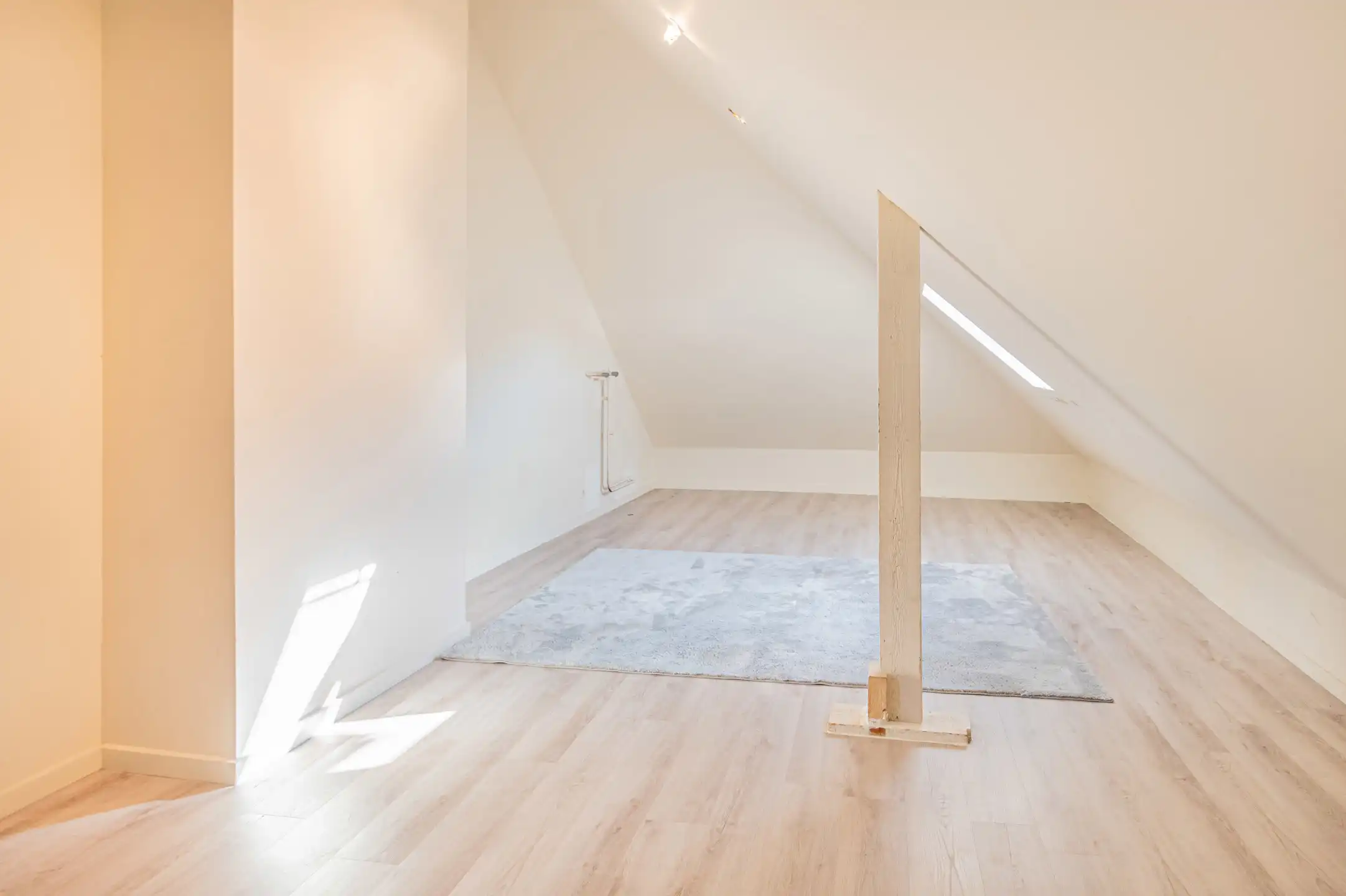 Rustig wonen in een ruime alleenstaande woning in Heffen foto 10