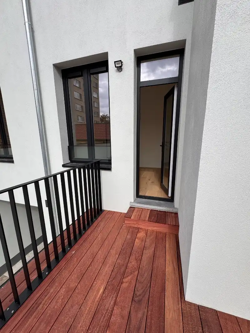--- NIEUW --- Prachtig gerenoveerd appartement met zicht op het water in Gent. foto 12