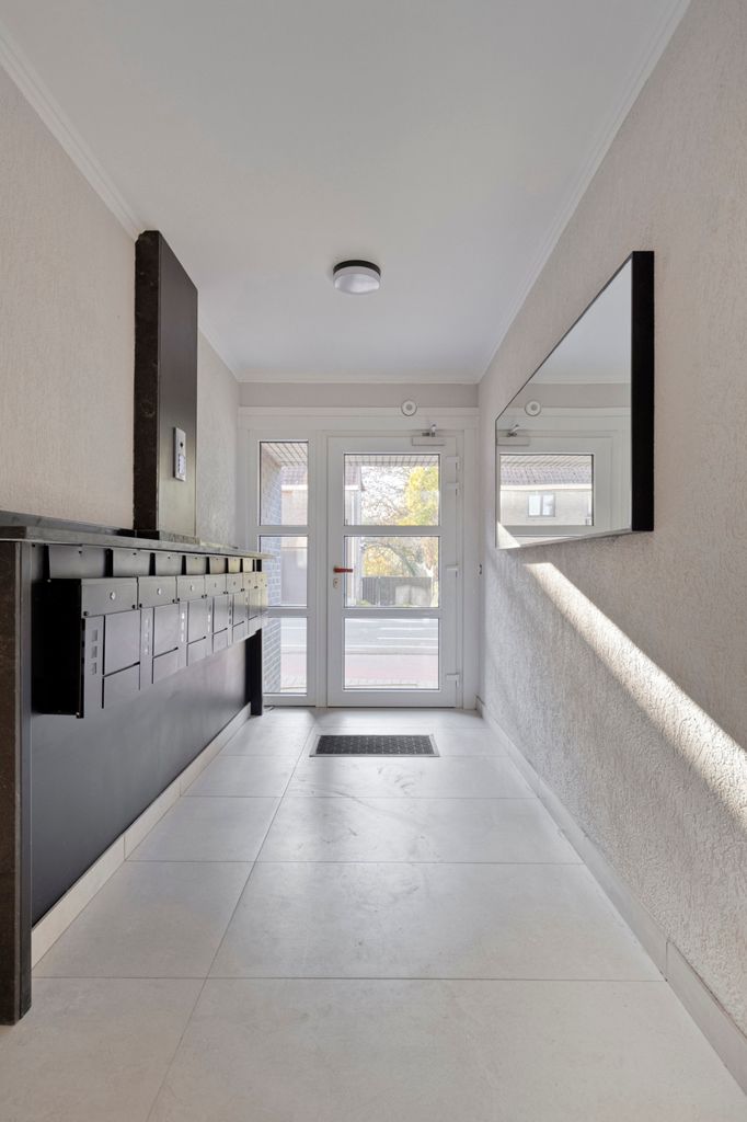 Volledig gerenoveerd en instapklaar 2 slaapkamer appartement foto 26