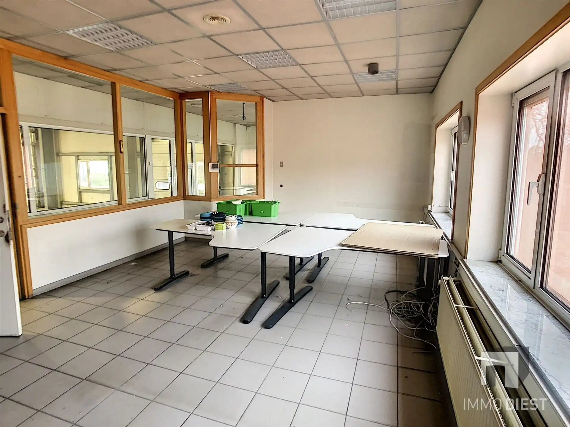 1500 M² GEKOELDE OPSLAG MET BURELEN  foto 31