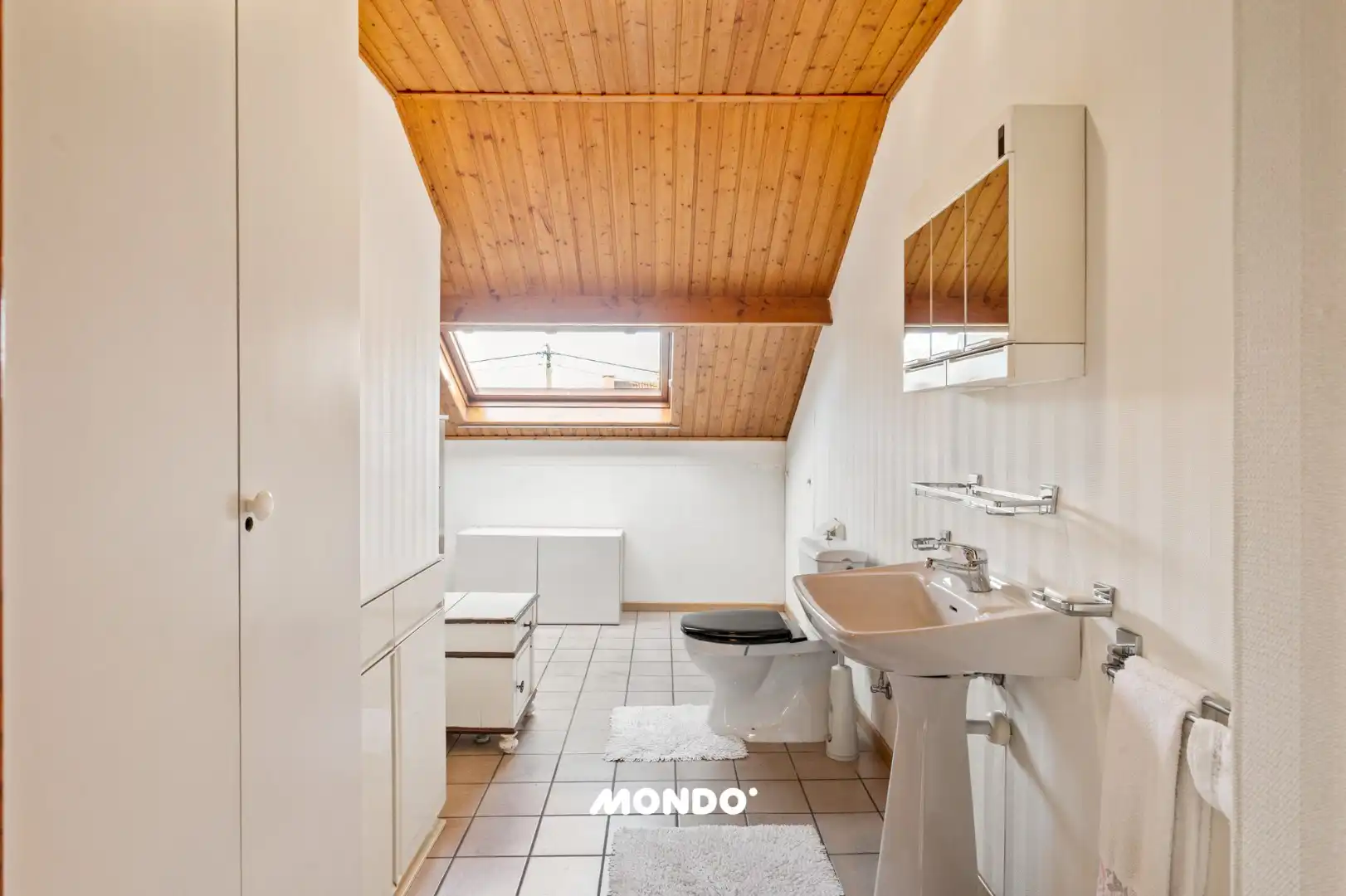 Landelijke woning met 4 slaapkamers en een ruime tuin in een groene omgeving! foto 18