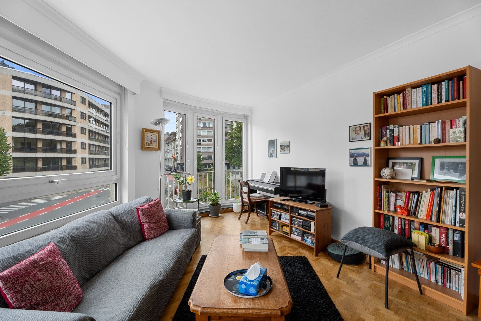 Zeer gunstig gelegen 2 slaapkamer appartement foto 4