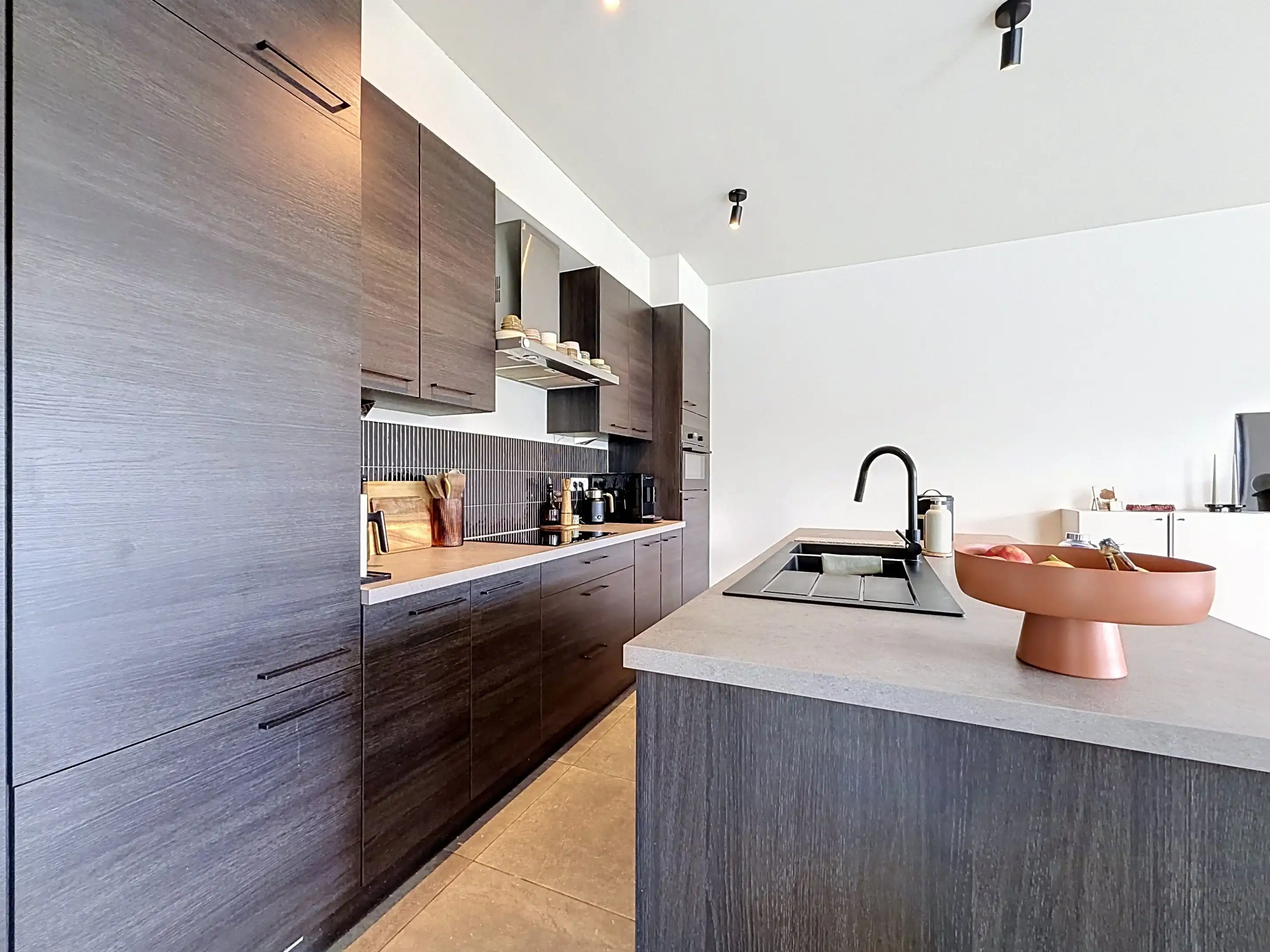 BEN (BIJNA ENERGIE NEUTRAAL) WONING TE HUUR MET 4 SLAAPKAMERS EN TUIN foto 2
