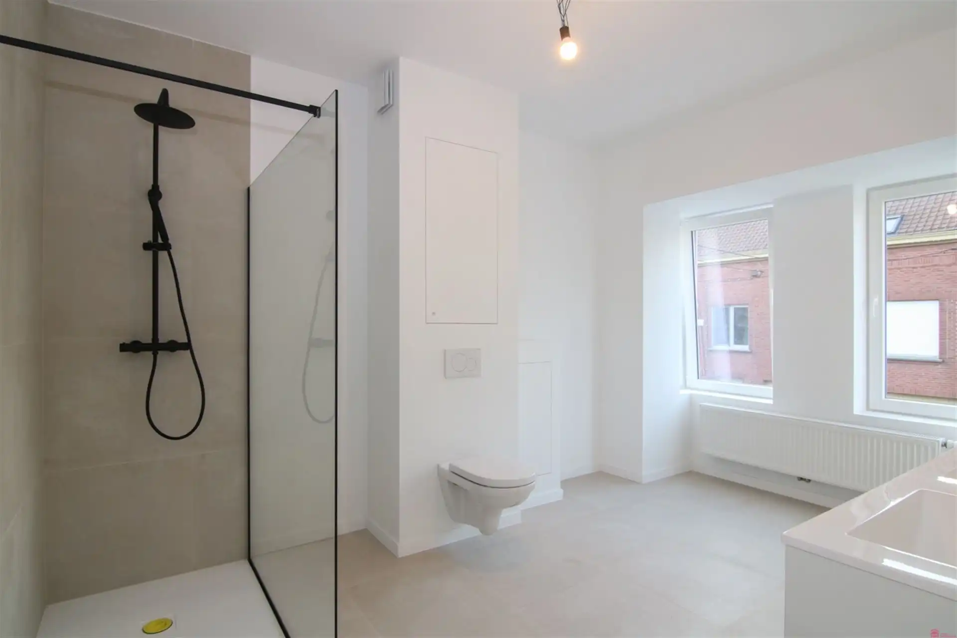 Mooi vernieuwde woning op Pius-X foto 11