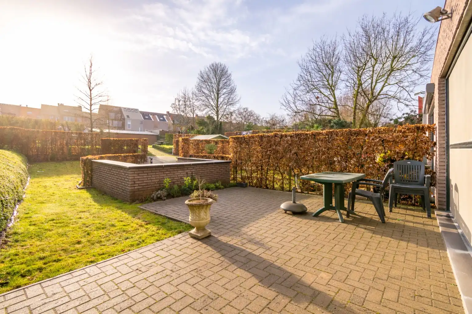 INSTAPKLAAR APPARTEMENT MET 3 SLAAPKAMERS + TUIN ! foto 2