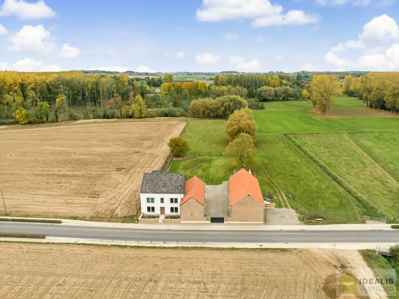 IDEALIS VASTGOED - EEN BIJZONDER HUIS, EEN BIJZONDERE LOCATIE, EEN UNIEKE KANS OM TE WONEN IN EEN AUTHENTIEK LANDHUIS MET EEN PRACHTIGE INRICHTING EN EEN HOOGWAARDDIGE AFWERKINGSGRAAD! foto 54