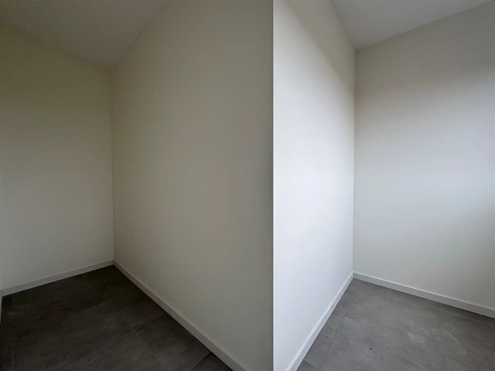 Energiezuinig gerenoveerd appartement met 2 slaapkamers. foto 21