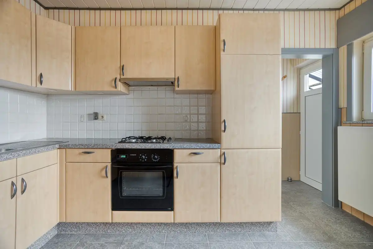 Op te frissen woning met twee slaapkamers op rustige locatie foto 5