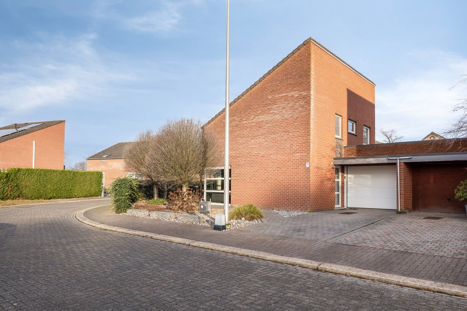 Rustig gelegen halfopen bebouwing met 3 slaapkamers, veranda en garage in Houthalen-Helchteren foto 4