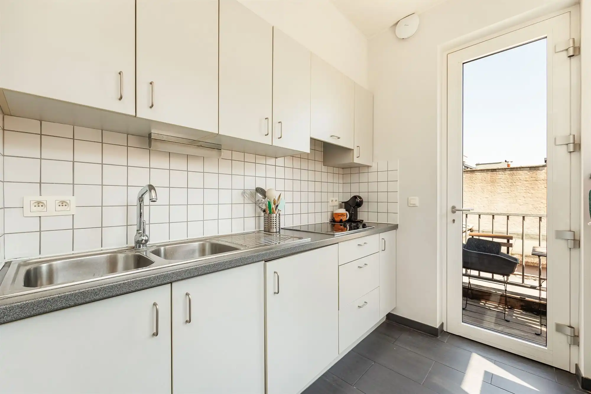 Appartement met terras op gunstige locatie foto 2