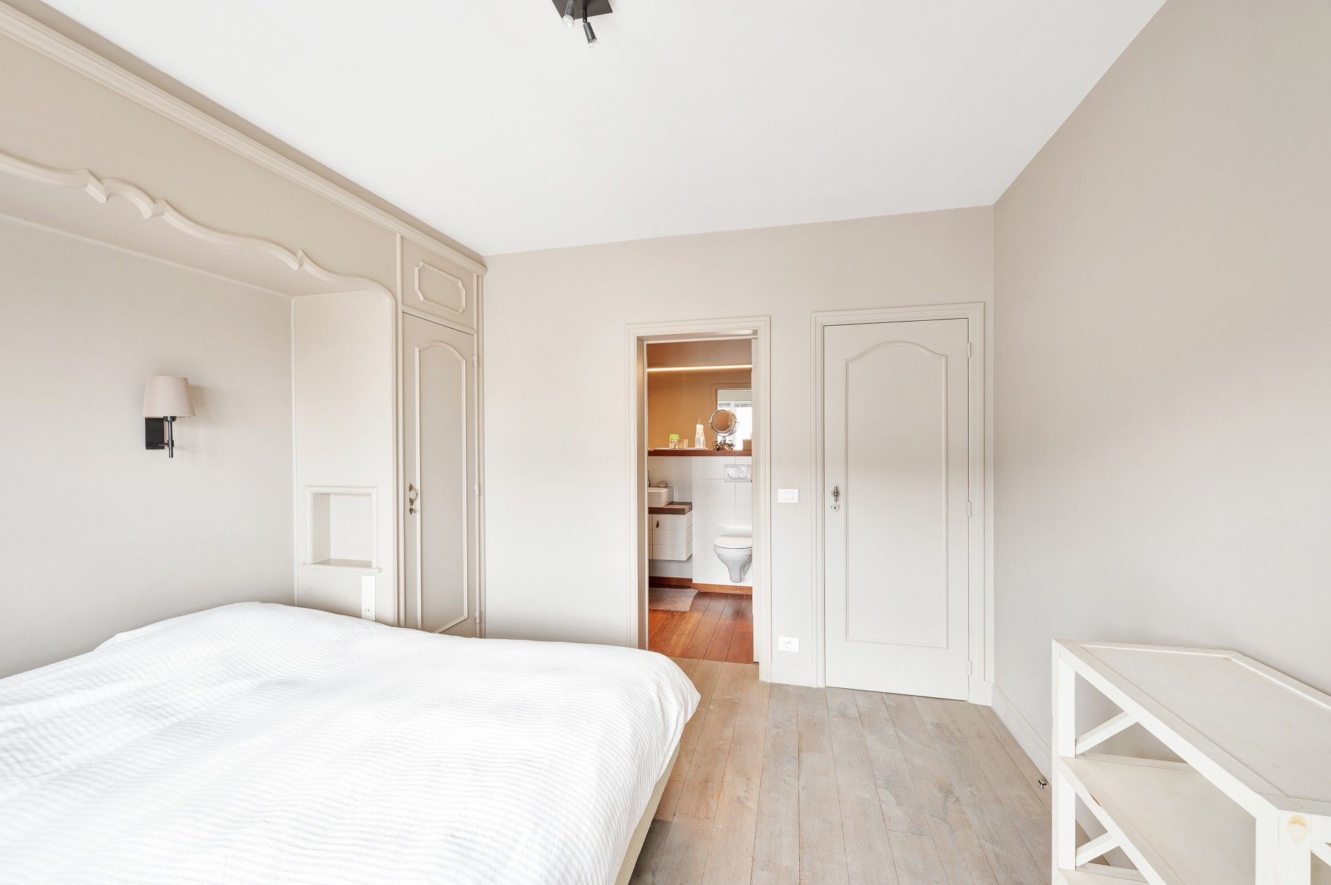 Ruim, lichtrijk appartement met 3 slaapkamers foto 21