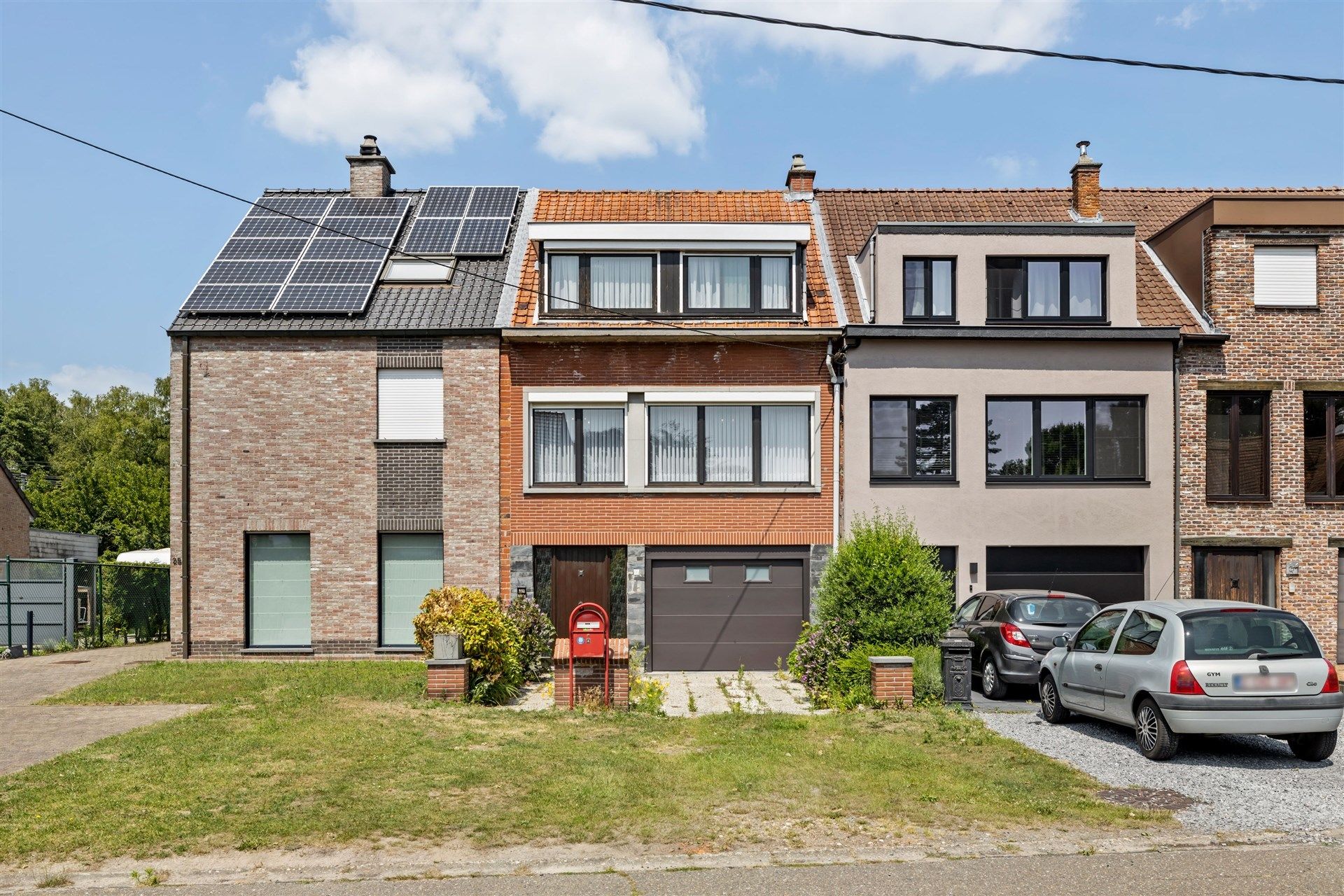 Uitstekend gelegen bel-étagewoning met 3 slaapkamers en garage foto {{pictureIndex}}