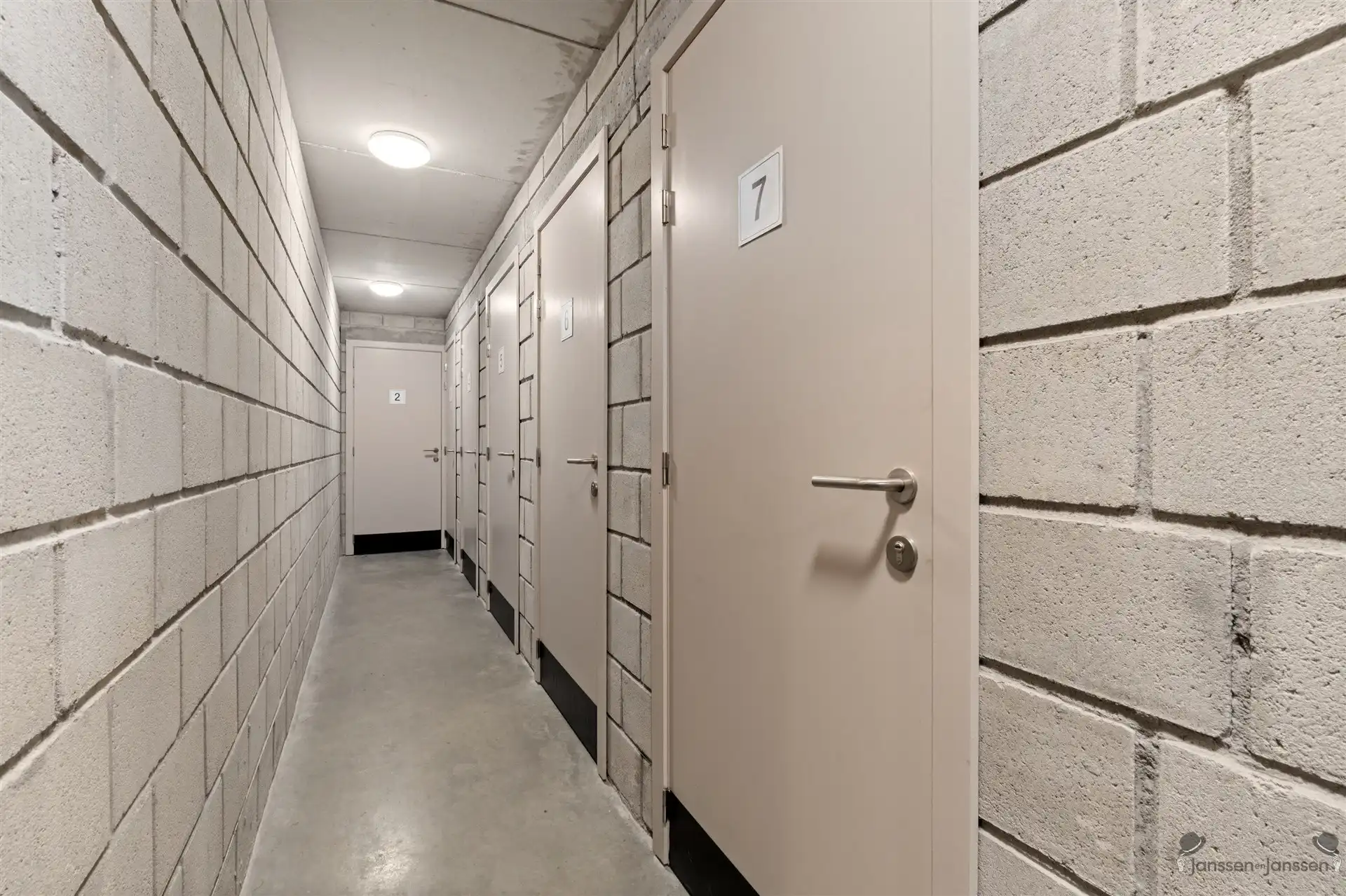 Volledig afgewerkt BEN appartement (2de verd.) met garage foto 20