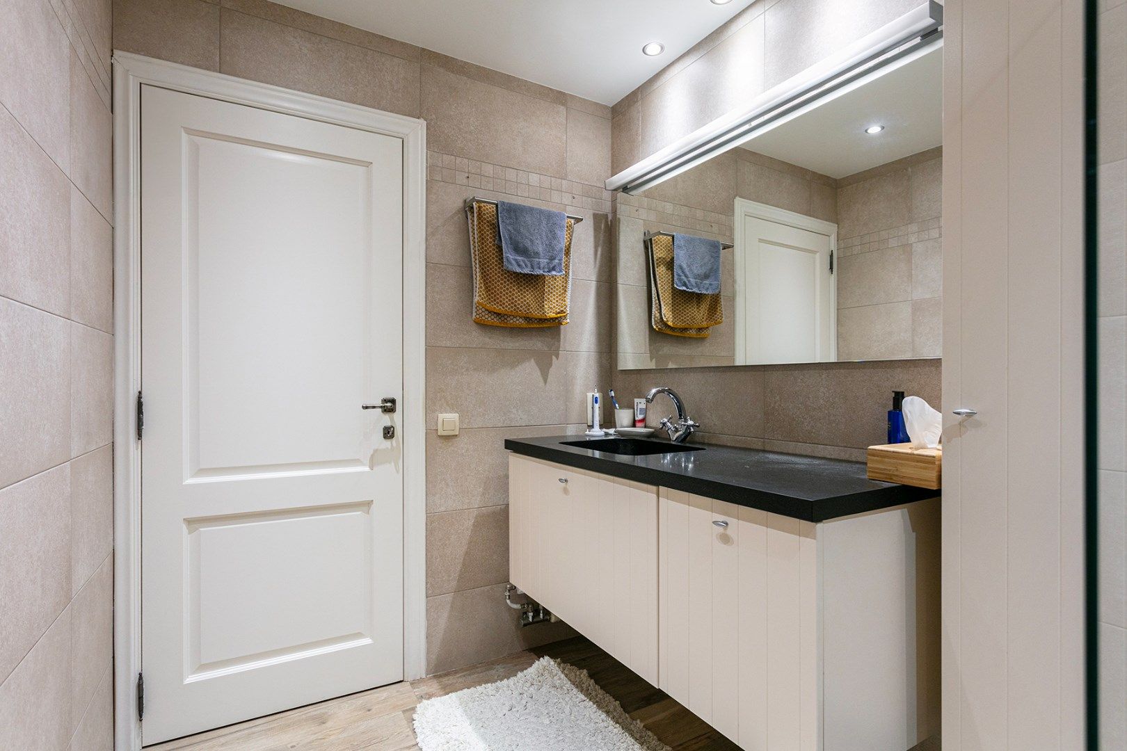 Luxueus en energiezuinig appartement (129m²) met 3 slaapkamers, twee terrassen en een garagebox! foto 16