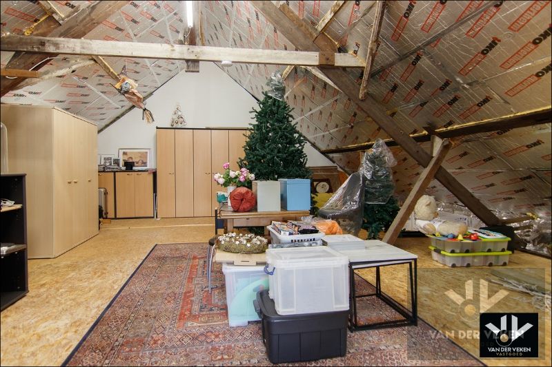 Karaktervolle en ruime woning met hoogwaardige afwerking en bijgebouw te As foto 29