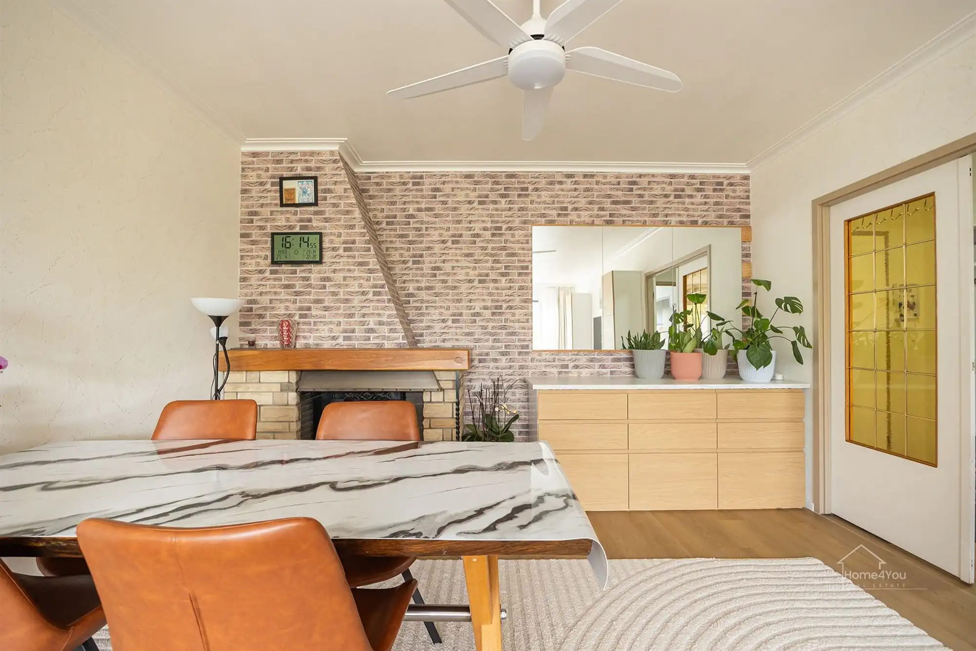 Instapklaar en lichtrijk appartement met 3 slaapkamers foto 4