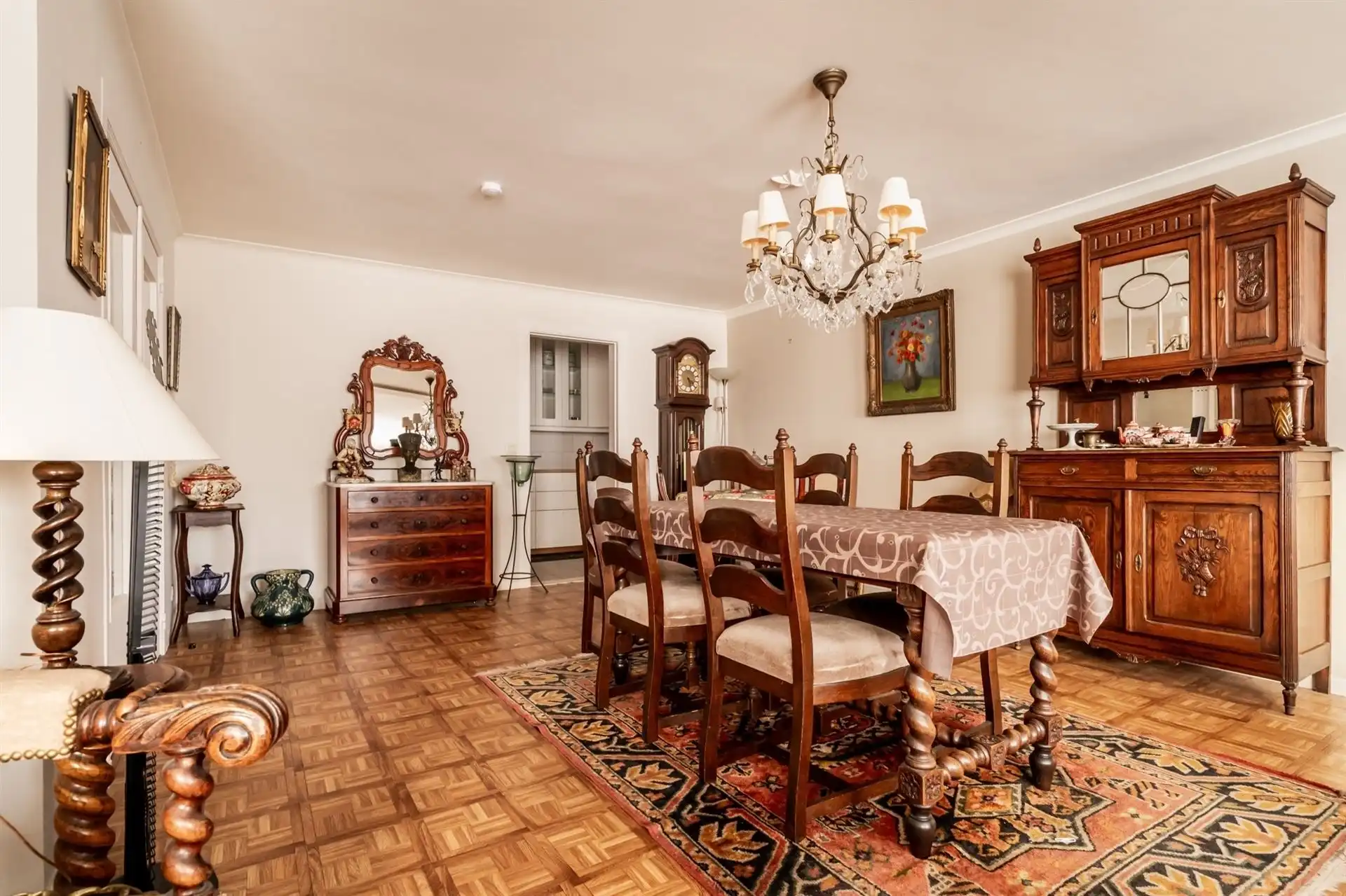 Ruim 2 slpk app. aan centraal station! foto 8