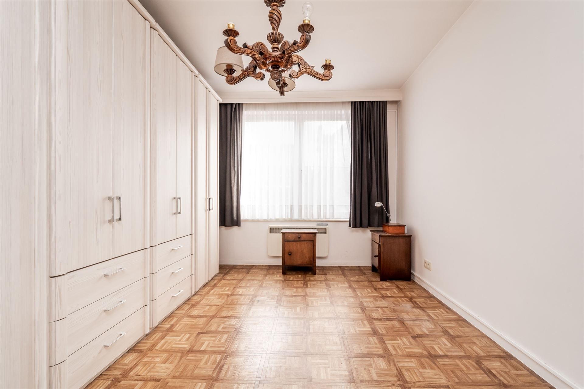 Ruim 2 slpk app. aan centraal station! foto 8