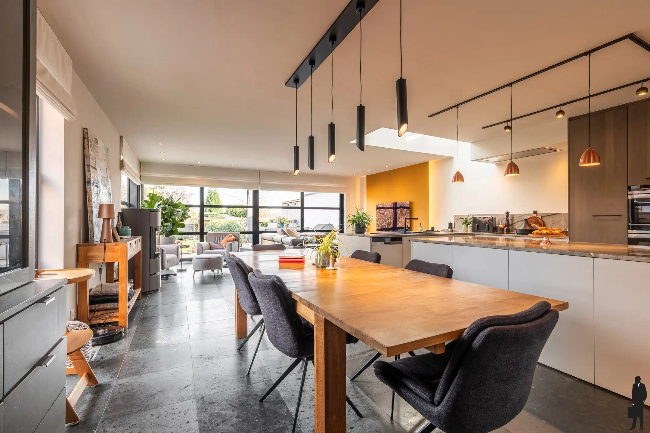 Ruime HOB met garage en tal van mogelijkheden te Kontich foto {{pictureIndex}}