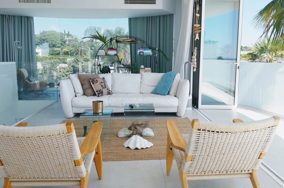 Unieke villa op wandelafstand van het strand in Marbesa: luxe wonen met uitzicht tot Gibraltar foto 3