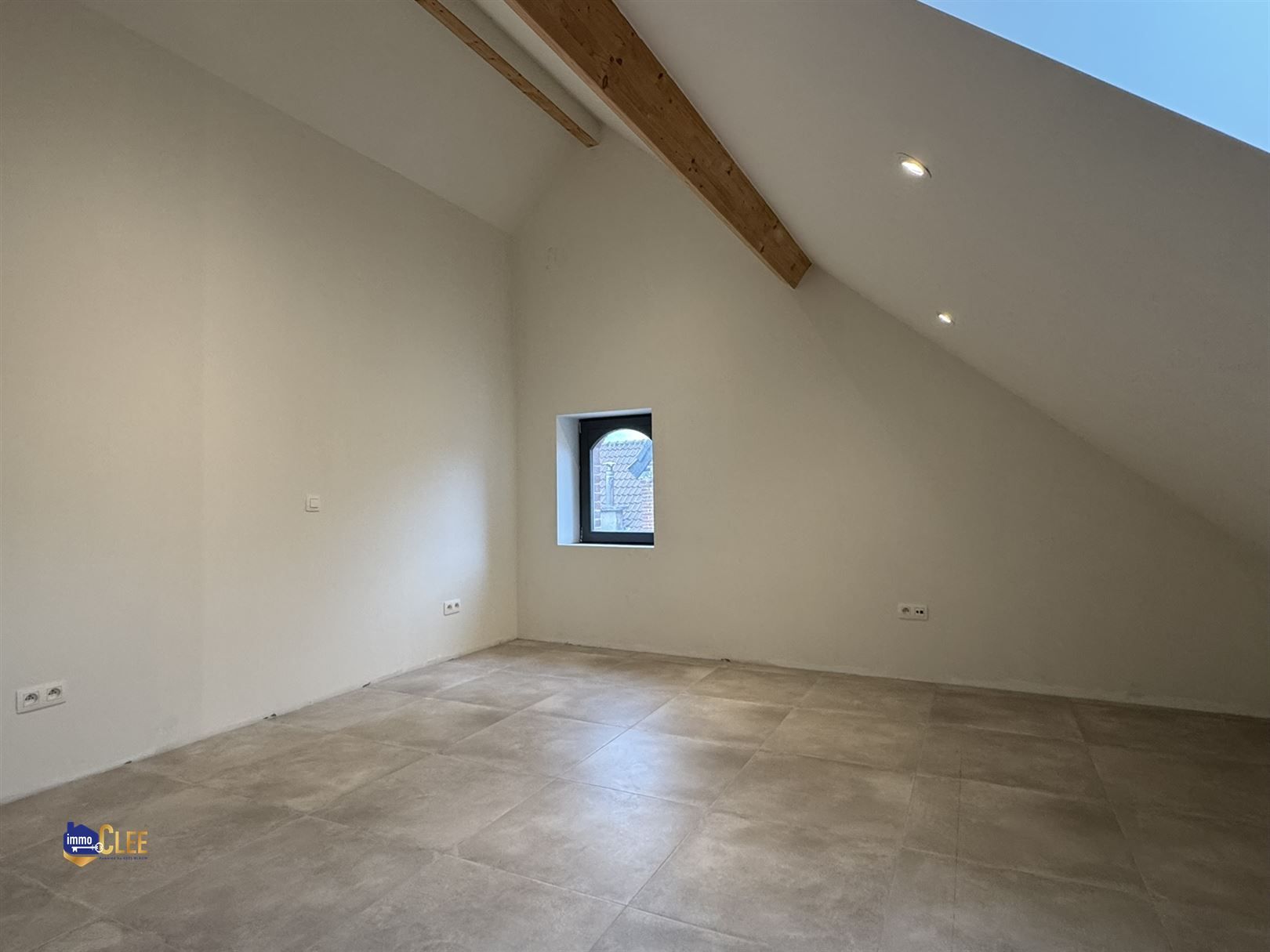 Gerenoveerd duplex appartement op het Begijnhof te Sint-Truiden foto 9