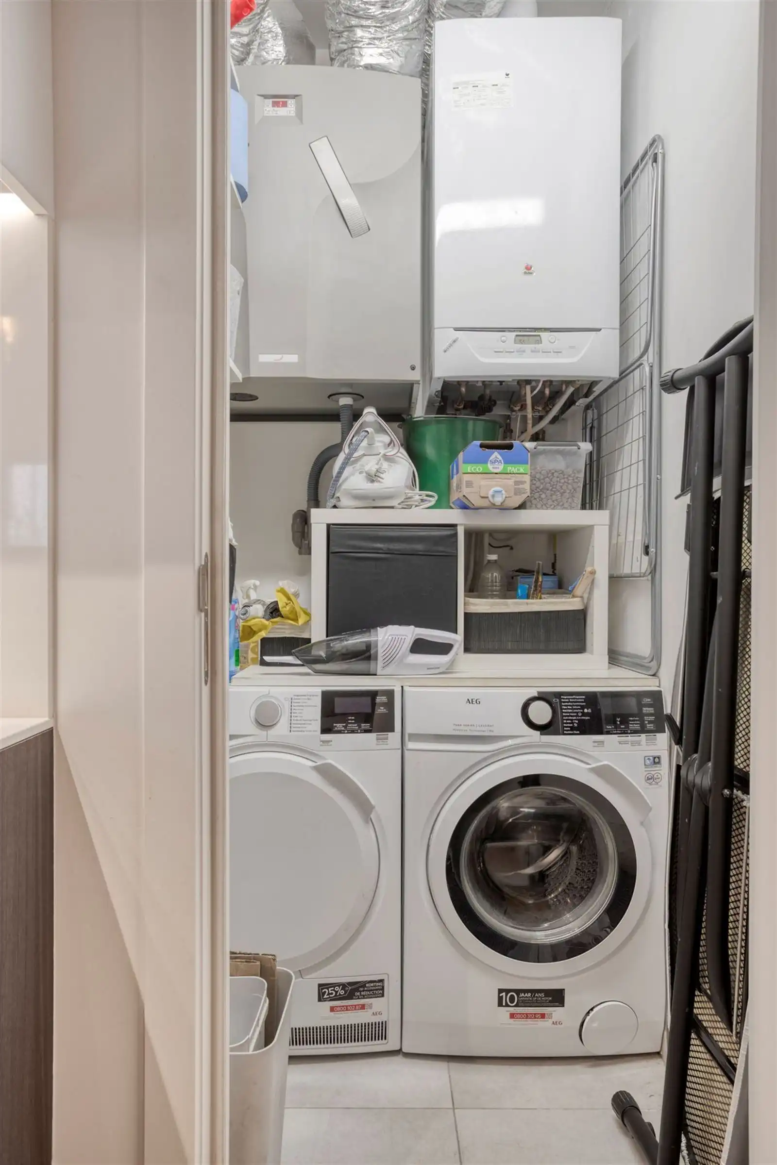 Prachtig recent gelijkvloers appartement met 2 slaapkamers, tuin en parking foto 16