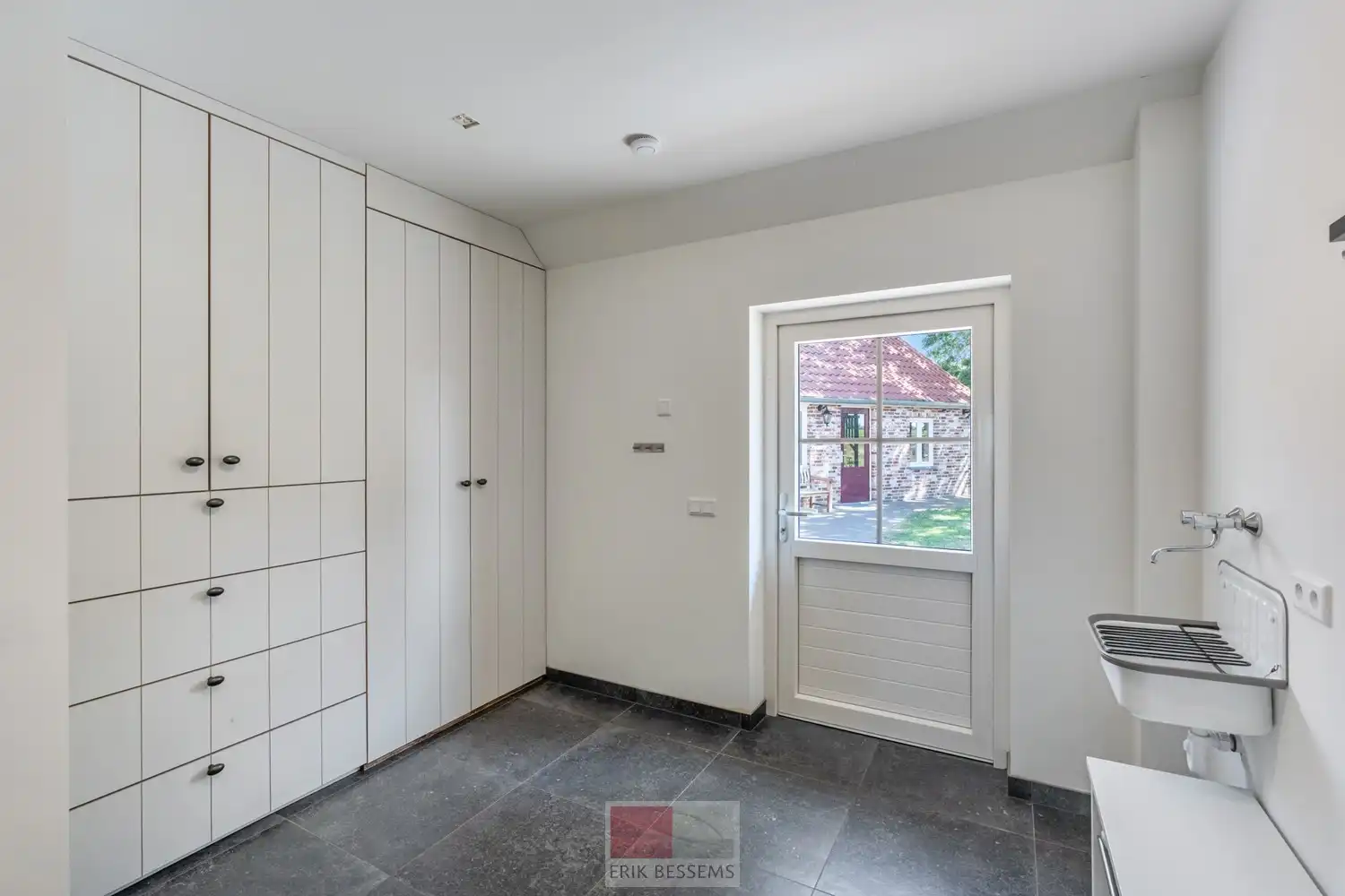 Gerenoveerde 18e-eeuwse langgevelhoeve in Kinrooi foto 21