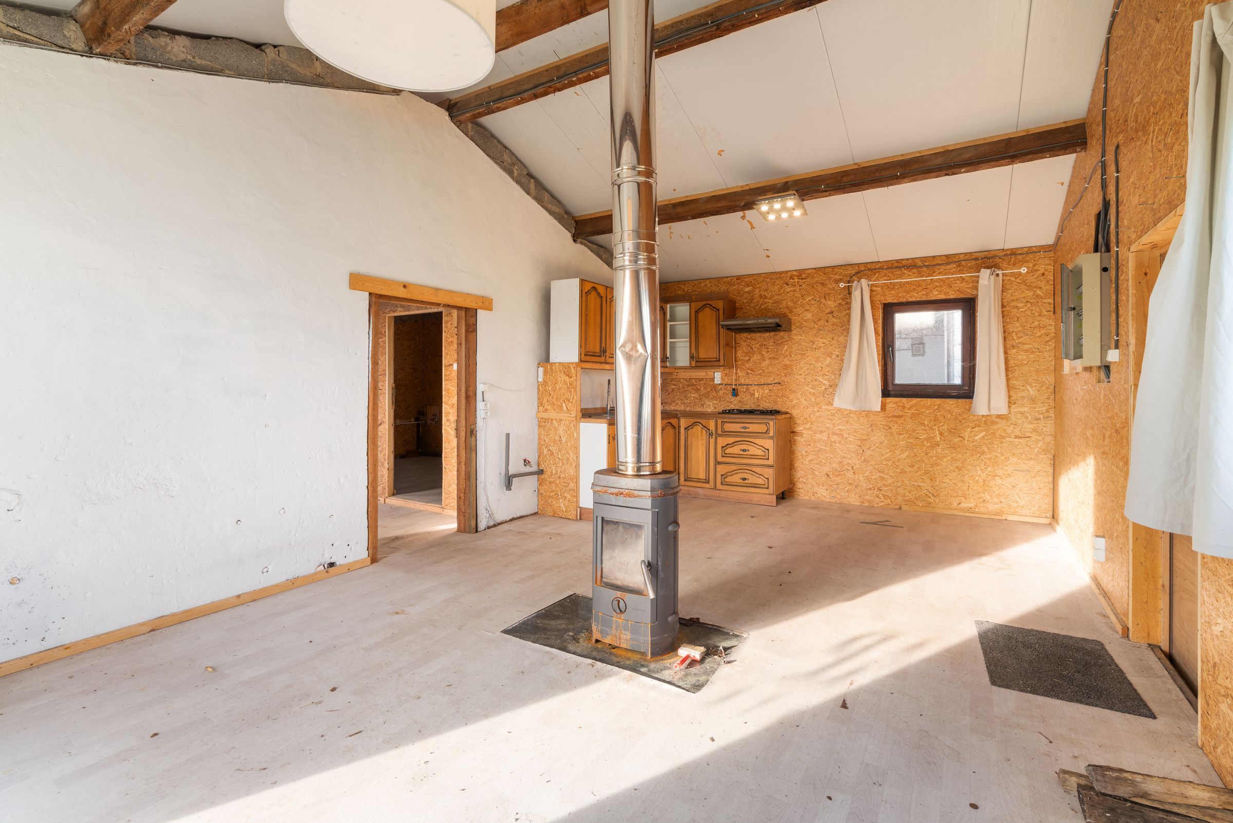 Te renoveren woning met zicht op de velden te Knesselare foto 9