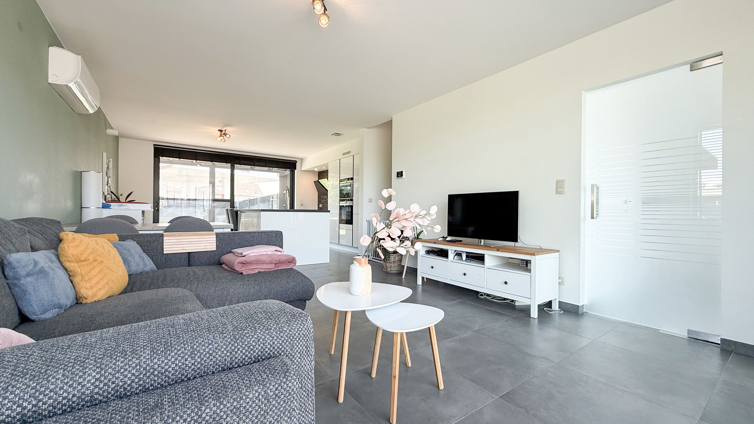 Mooi afgewerkte, moderne HOB gelegen in doodlopende straat! foto 3