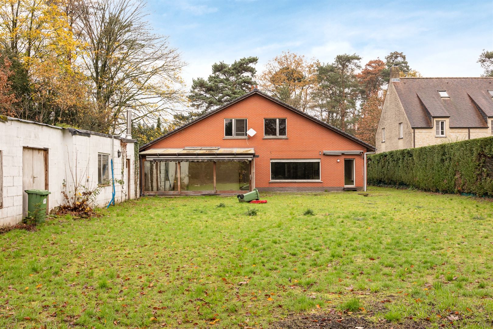 Te renoveren half open woning  op 751m² met garage  foto 13