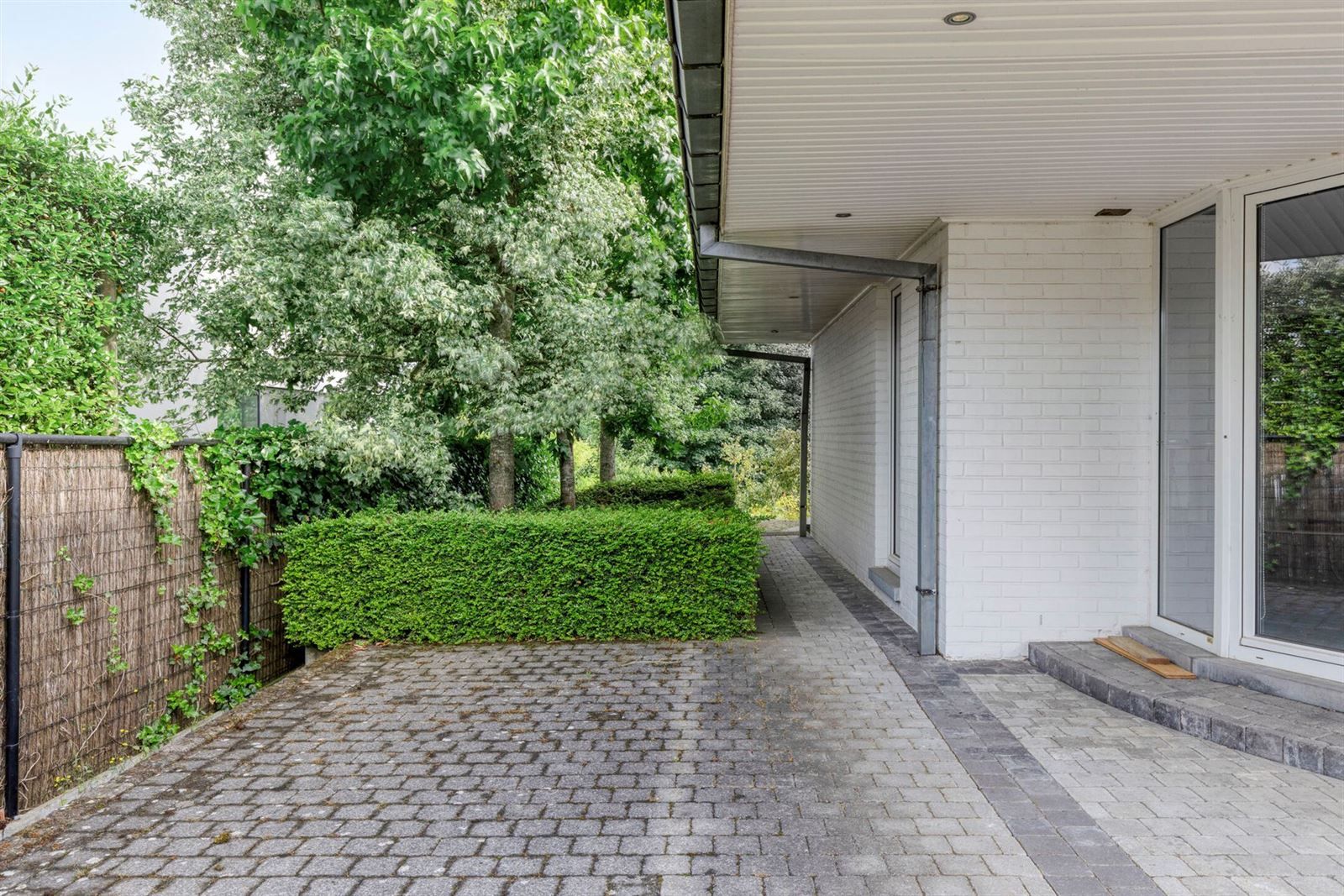 Ruime villa te huur op rustige locatie foto 34