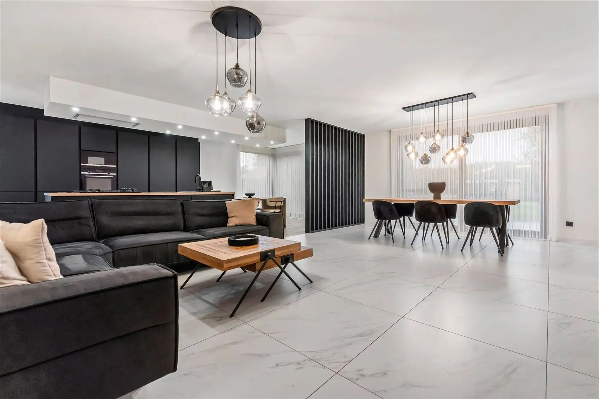 UITERST KNAP GERENOVEERDE WONING MET 3-4 SLAAPKAMERS OP EEN PERCEEL VAN 12A48CA TE BEVERLO foto 5