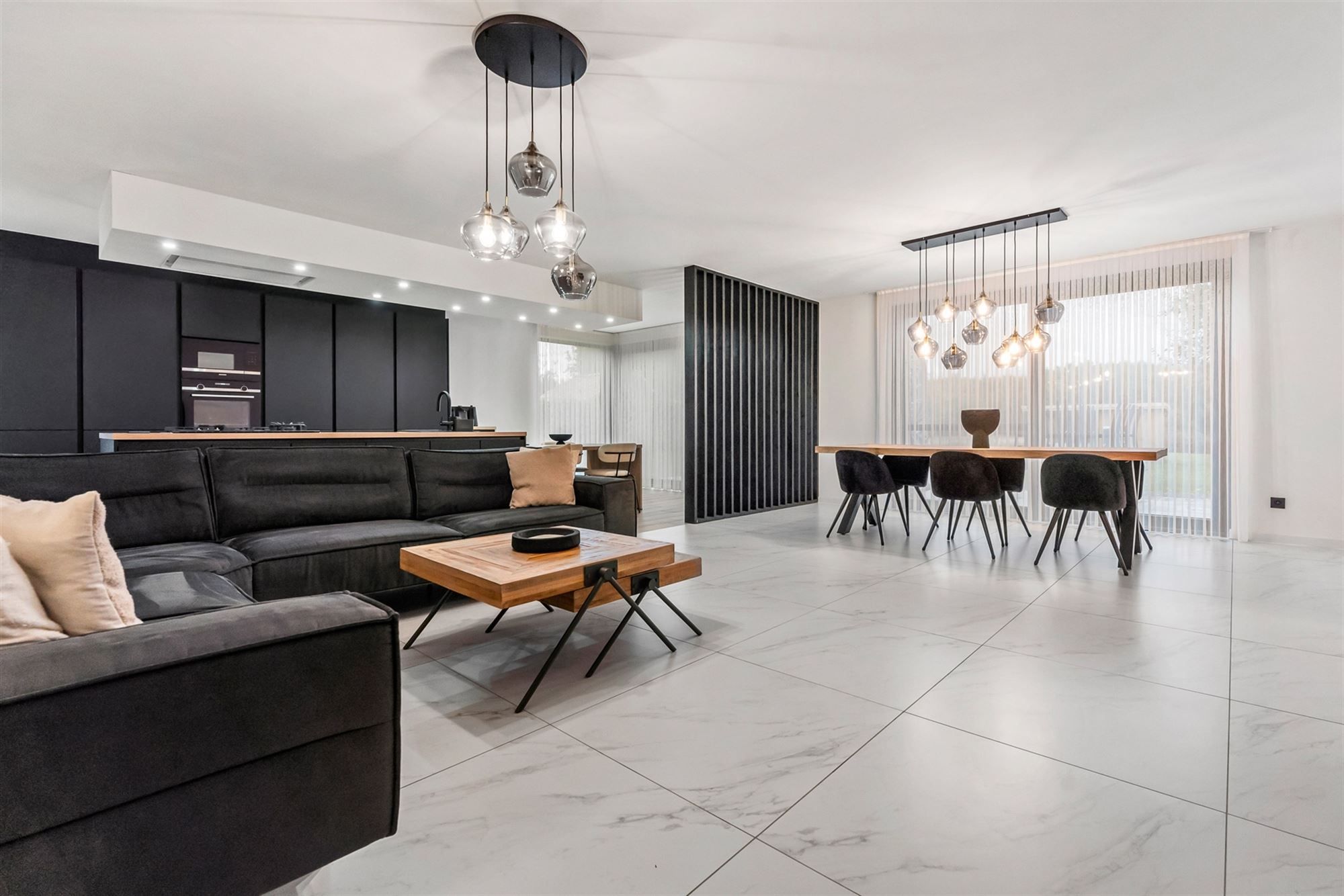 UITERST KNAP GERENOVEERDE WONING MET 3-4 SLAAPKAMERS OP EEN PERCEEL VAN 12A48CA TE BEVERLO foto 5