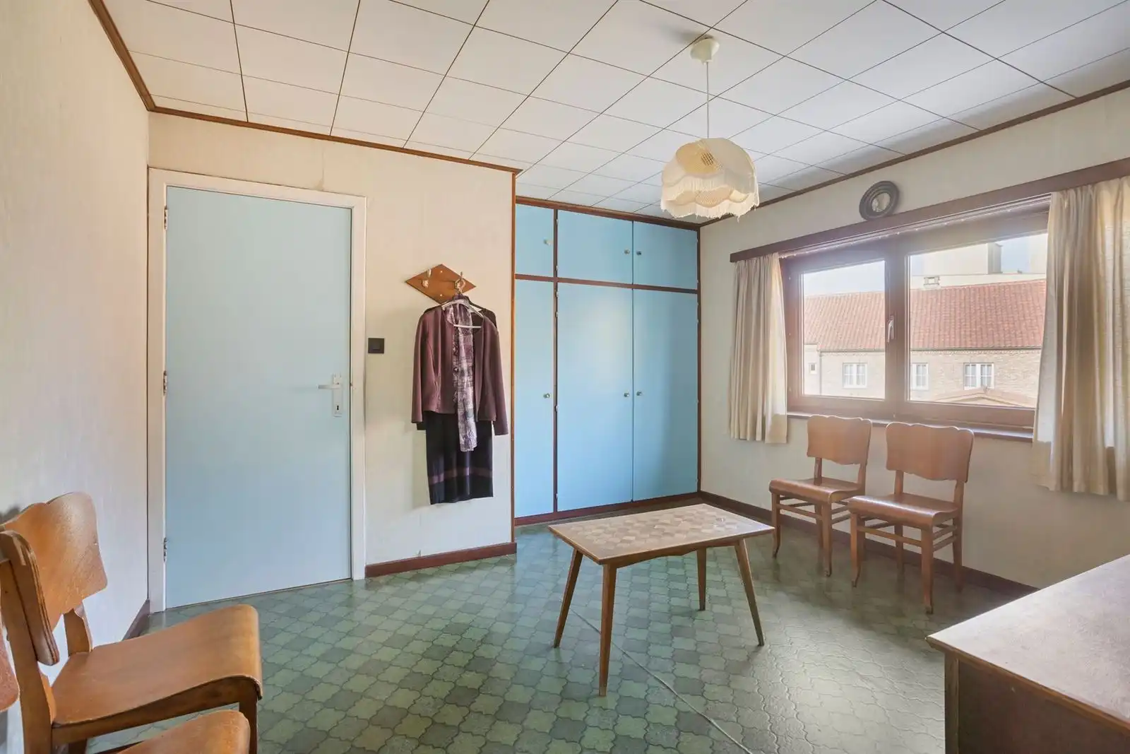 Woonhuis met tuin en grote schuren foto 18