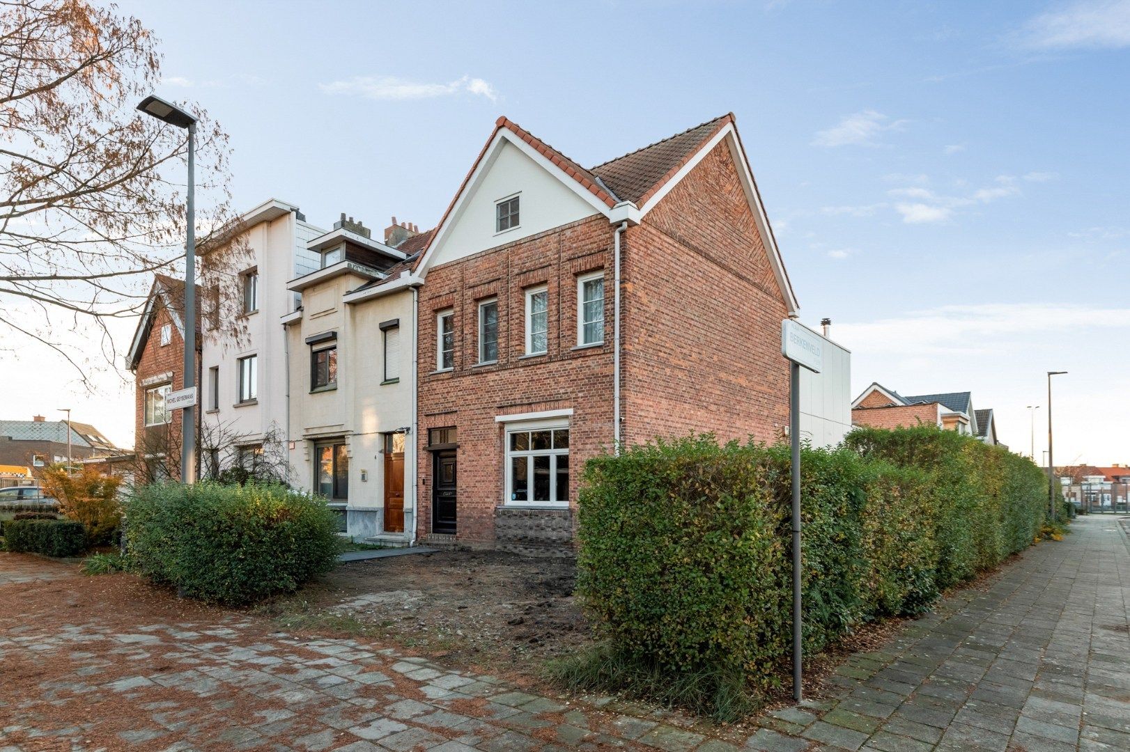 Volledig gerenoveerde woning van 197 m² met 2 à 3 slaapkamers te Wilrijk! foto 26