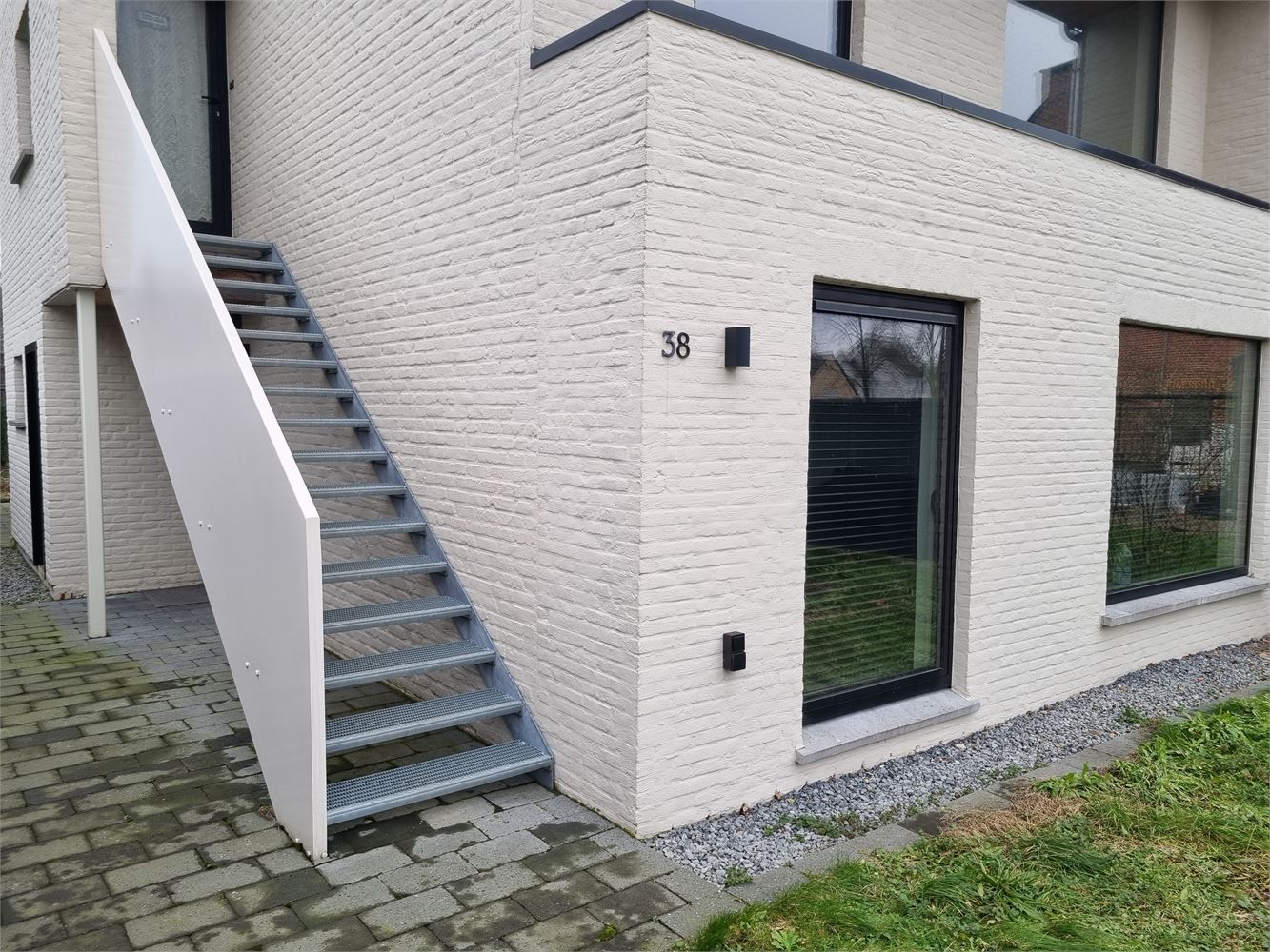Volledig gerenoveerde tweewoonst foto 40