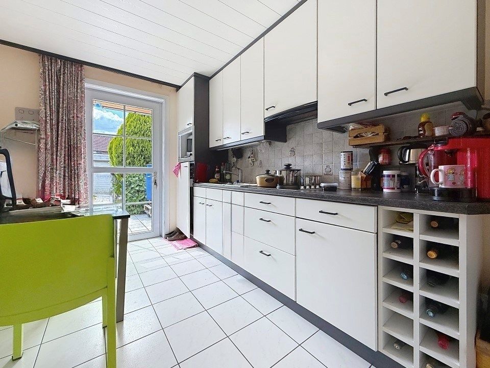 Goed gelegen woning met 3 slaapkamers én achterliggende garage foto 3
