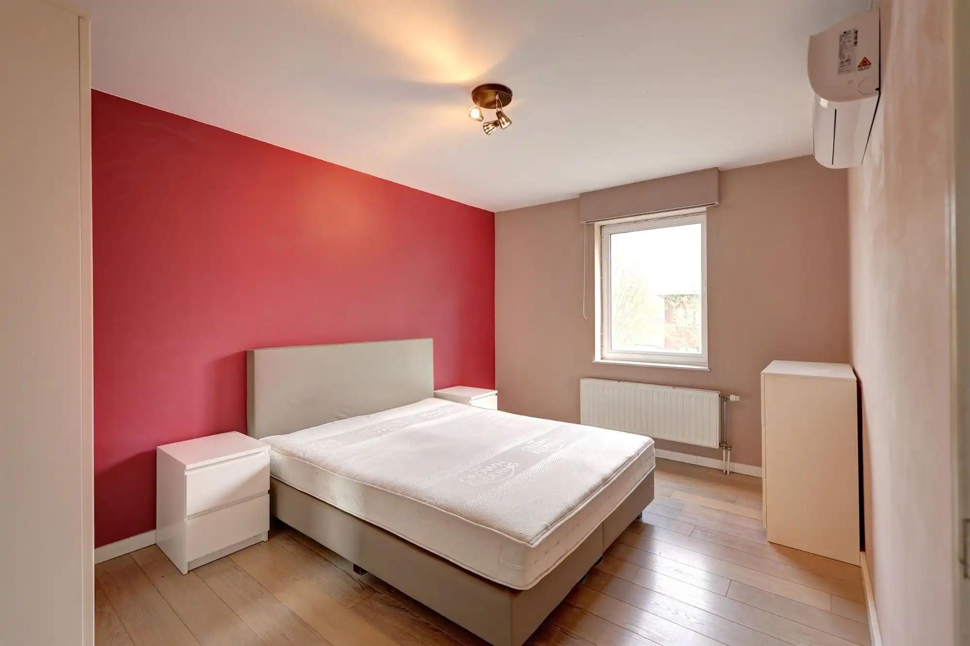 Instapklaar appartement met zonnig terras op toplocatie in Wilrijk foto 8