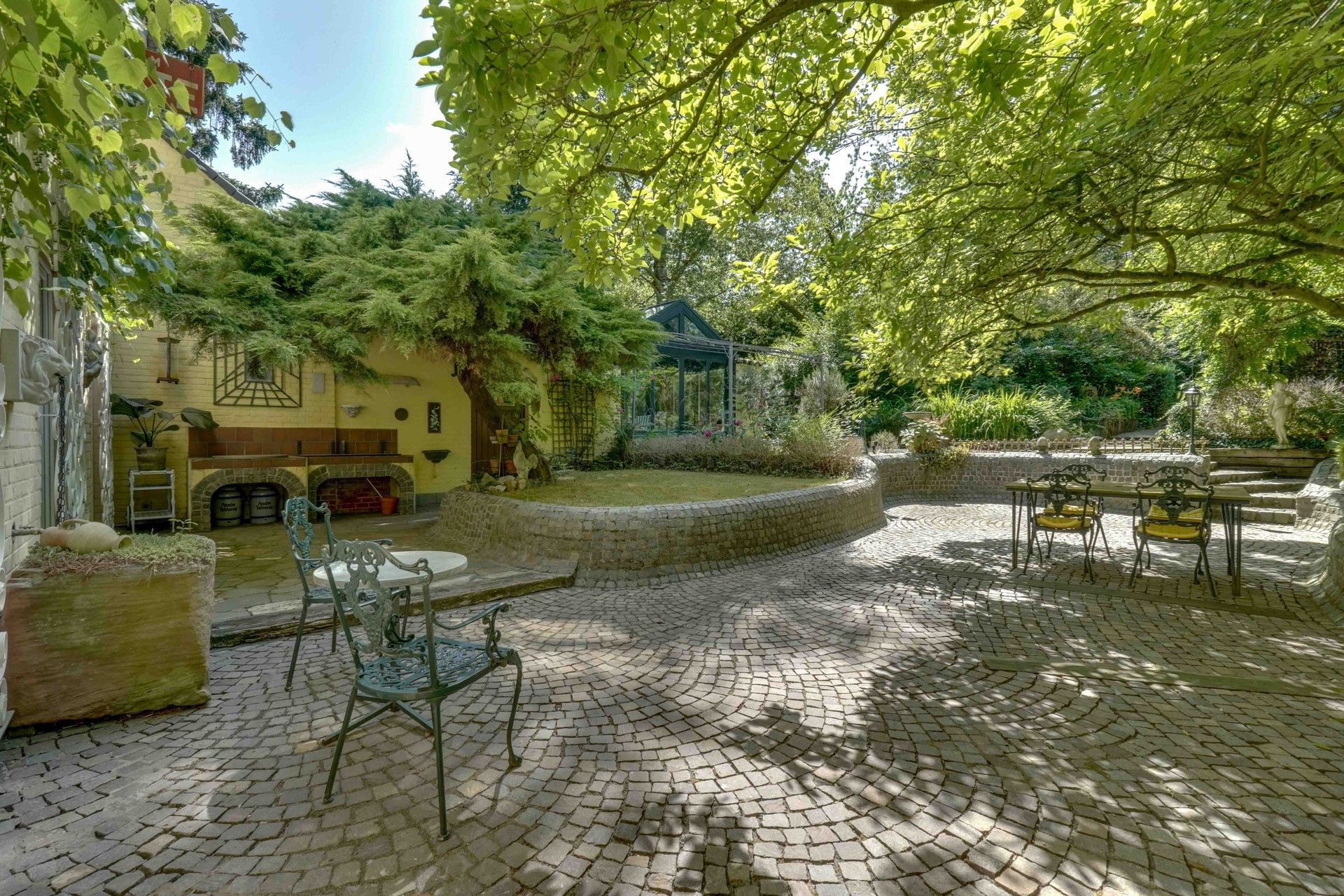 EXCLUSIEVE VILLA + BOUWGROND IN DOODLOPENDE STRAAT foto 52