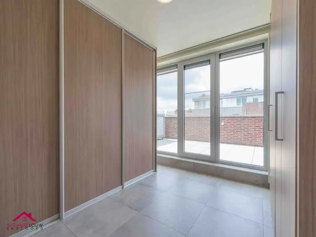 Instapklaar penthouse met terras aan voor- en achterzijde foto 25