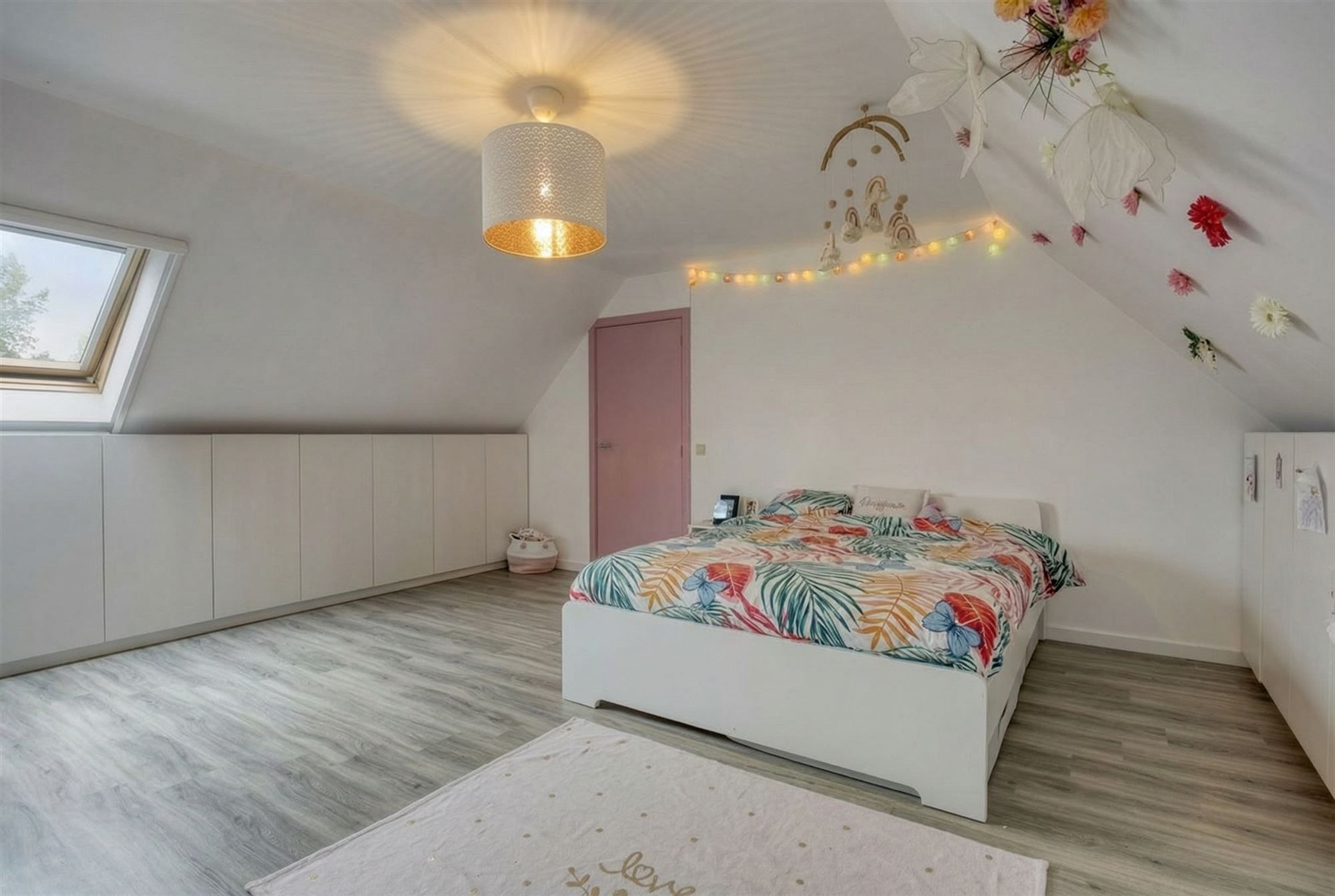 Ruime energiezuinige gezinswoning met 4 slaapkamers foto 32