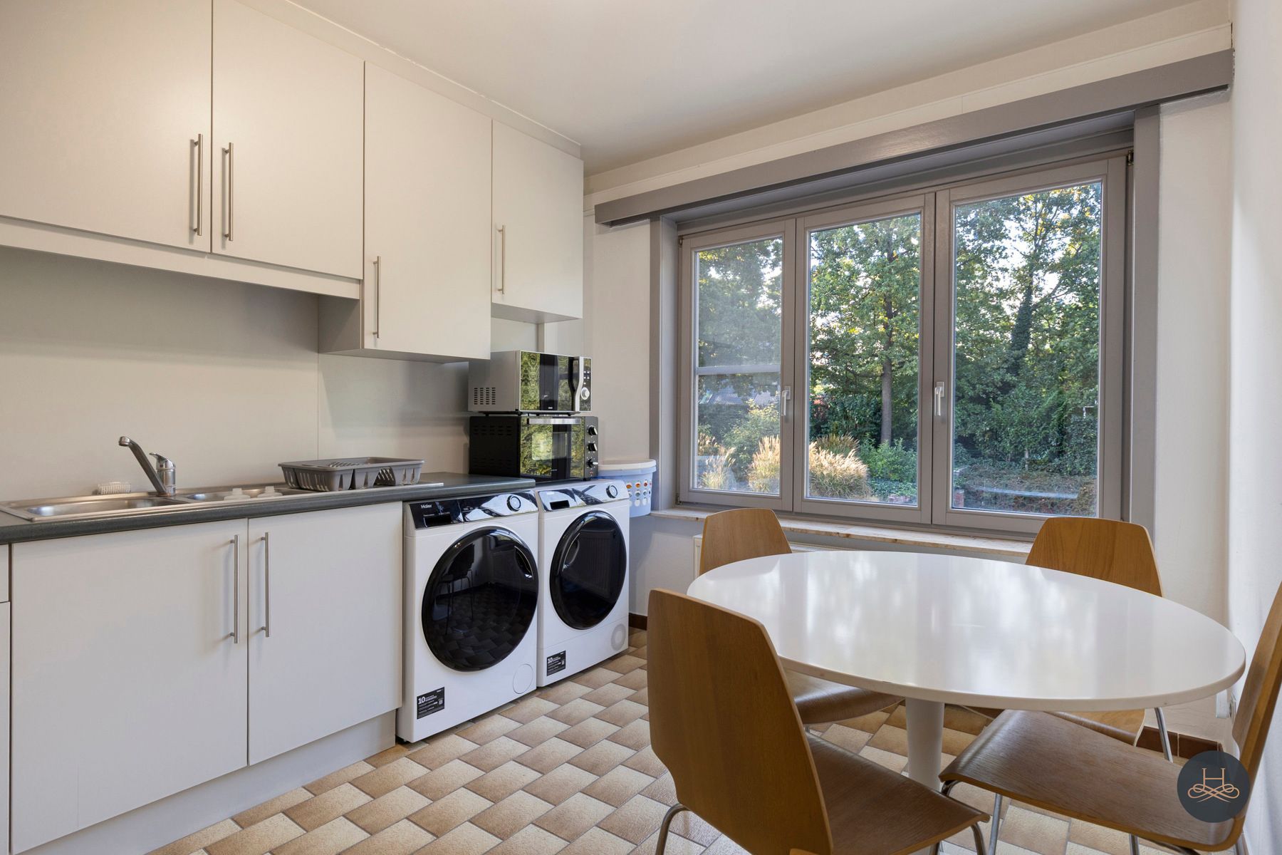 Gelijkvloers appartement op toplocatie! foto 2