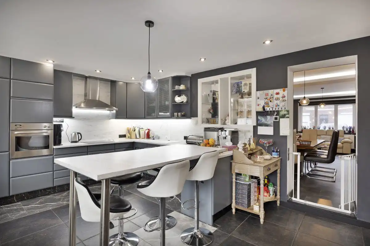 Modern halfopen huis te koop in Tongeren foto 11