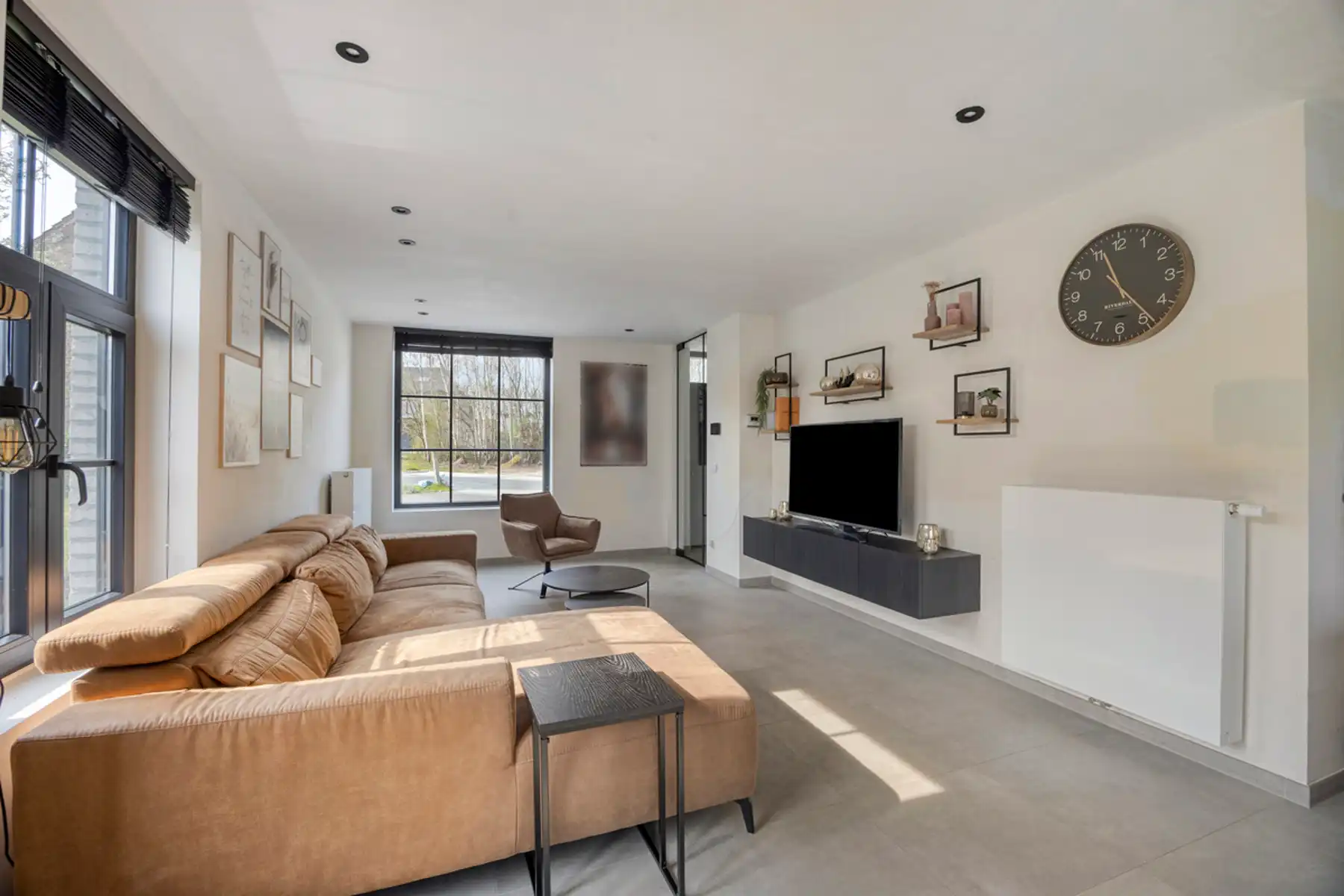 Smaakvolle nieuwbouwwoning op toplocatie met ruime oprit  foto 7