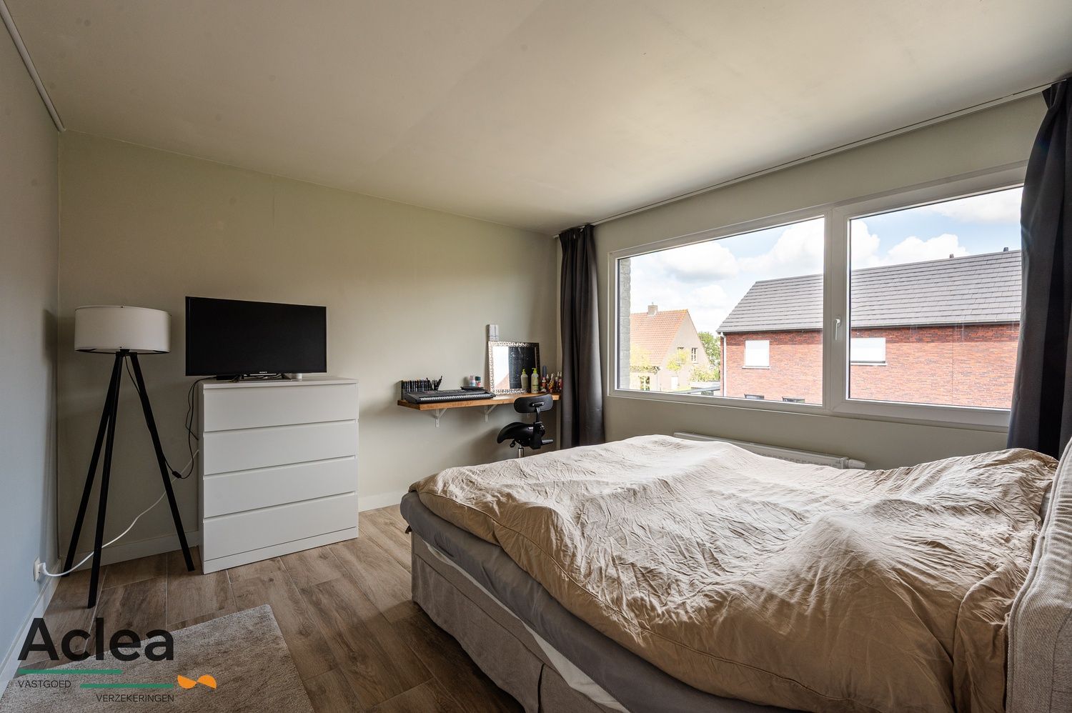 Stijlvolle, ruime woonst op een mooi perceel foto 19