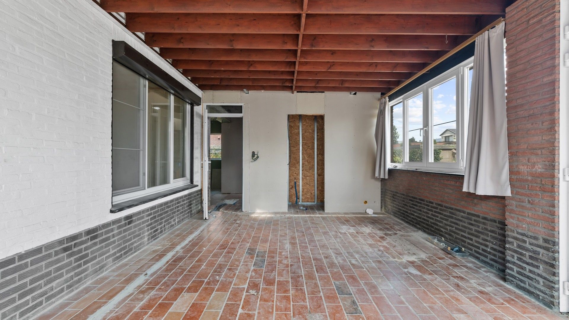 Te renoveren woning (O.B.) met 3 slaapkamers op 6a 48ca foto 20