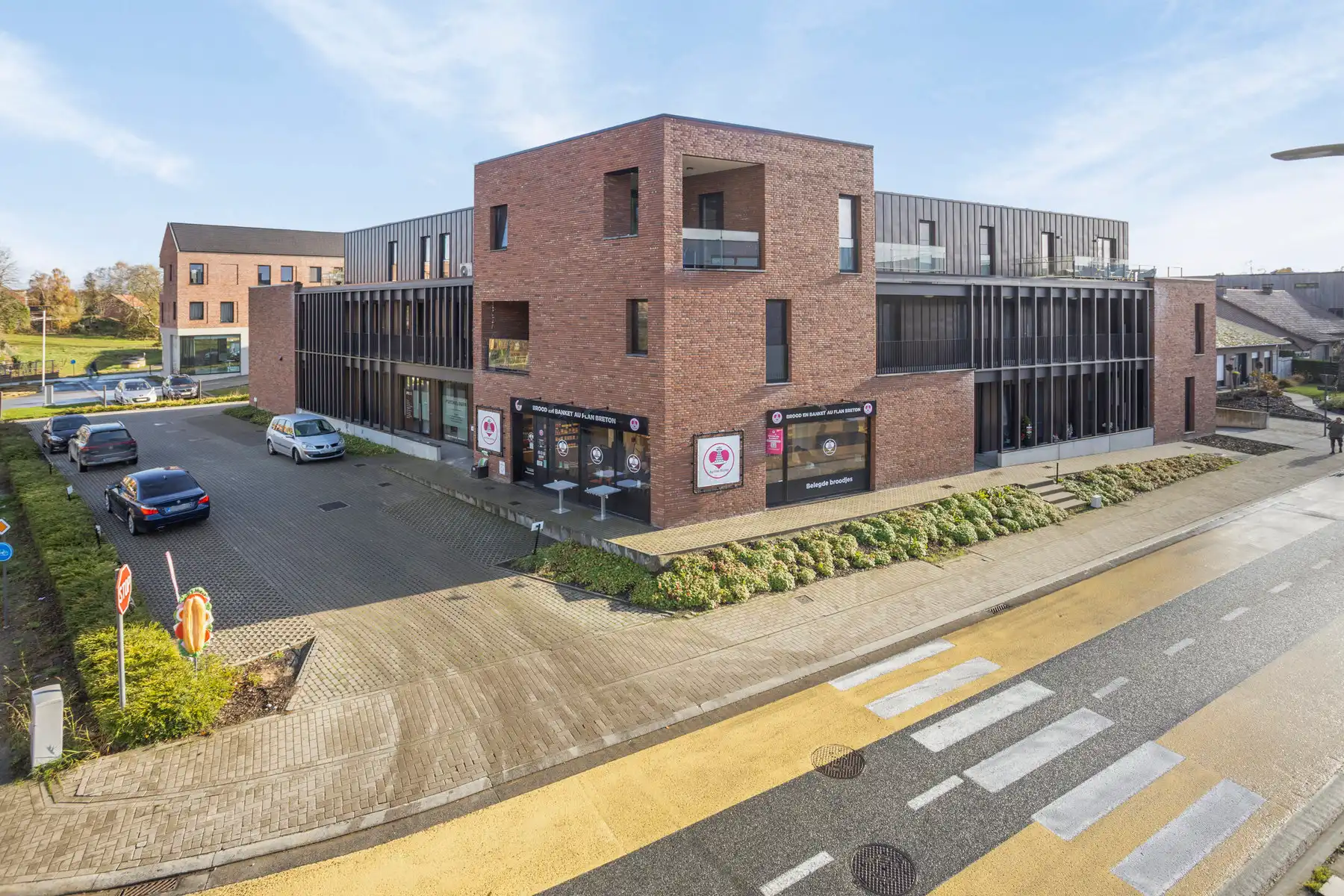 Commerciële ruimte te koop foto {{pictureIndex}}